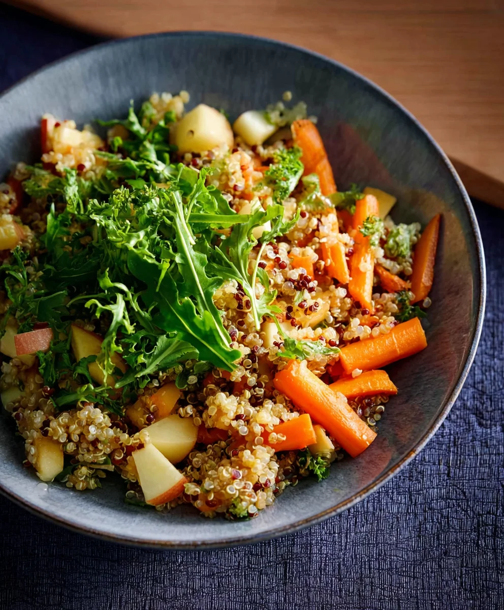 Quinoa Karotten Apfel Salat: Gesund, frisch & einfach köstlich.