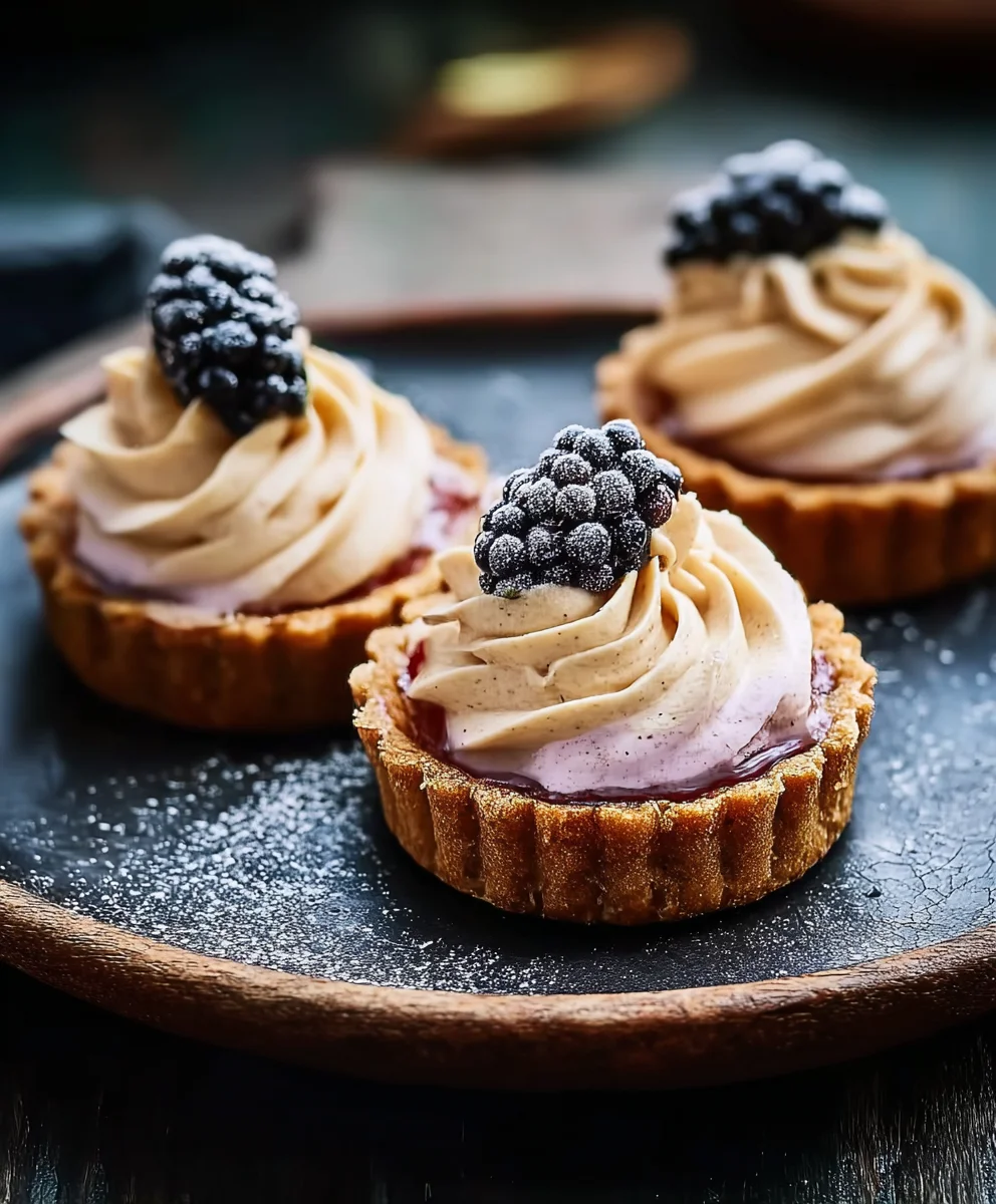 Brombeer-Tartelettes mit Tonka Mousse | Alkoholfrei